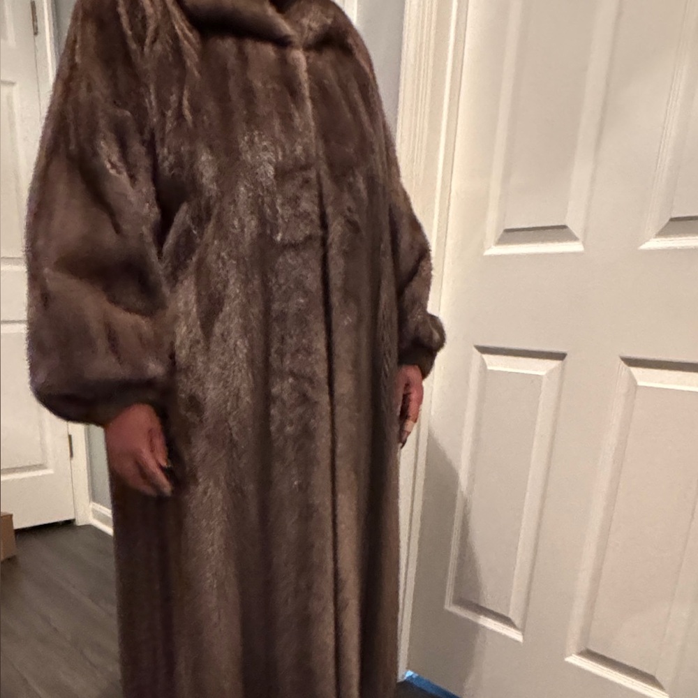 Grayish Brown Mink Fur Coat - Picture 2 of 7